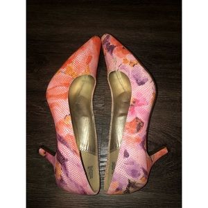 Karen Scott Floral Snake Pump Heels